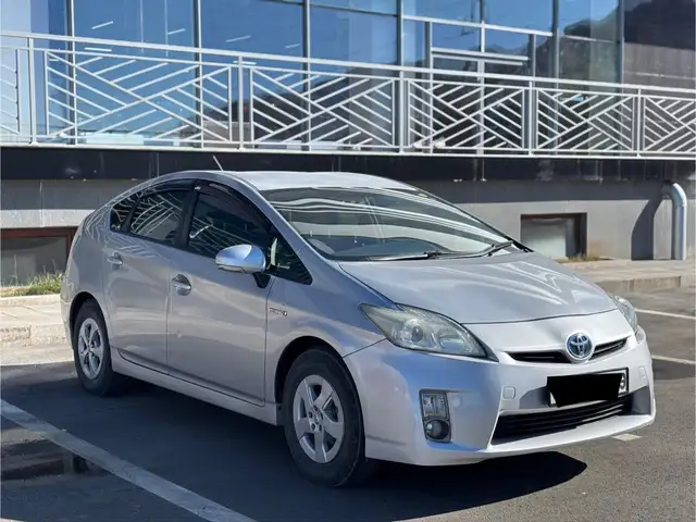 Toyota Prius 30