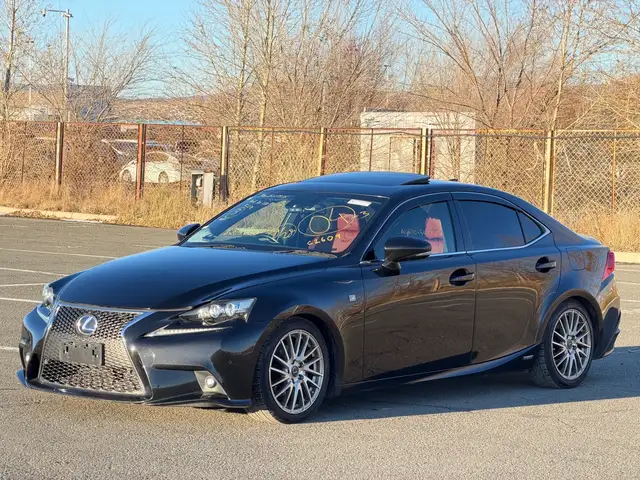 Lexus IS