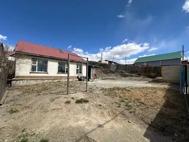 Баянзүрх дүүрэг 32-р хороо, баруун алтан өлгийд хашаа байшин, Улаанбаатар — Баянзүрх — Цайз 16