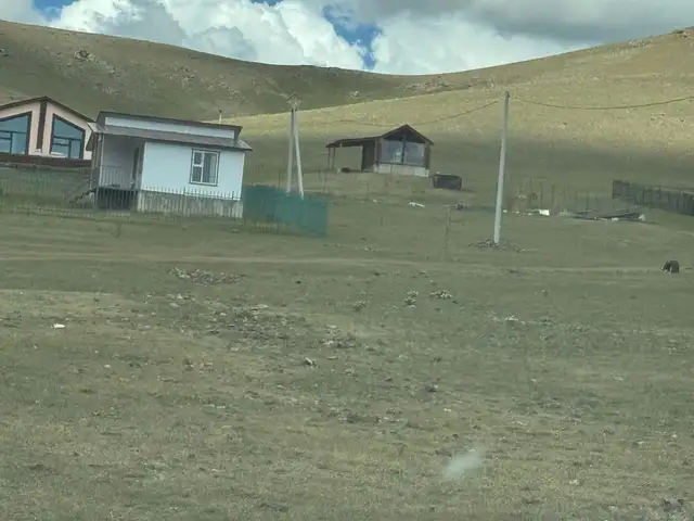 Төв аймагт зуслангийн хашаа байшин, Төв