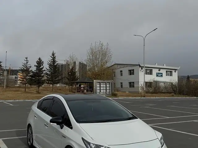 Toyota Prius 30
