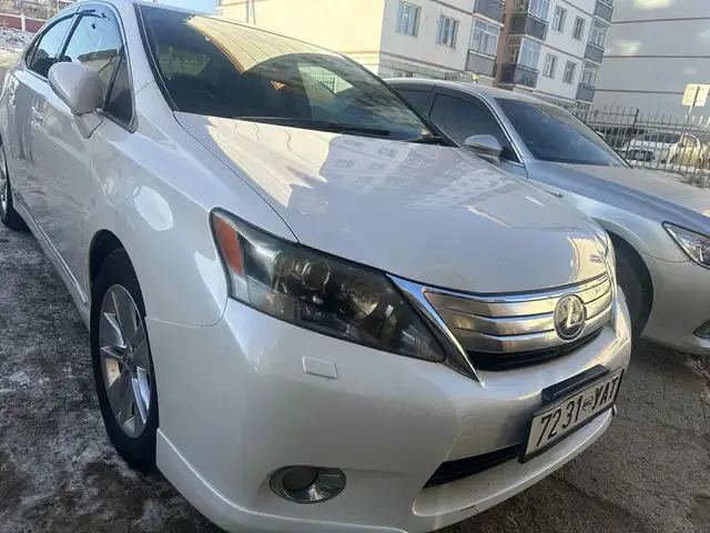 Lexus HS