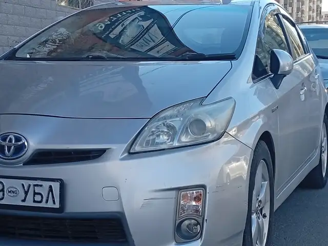 Toyota Prius 30