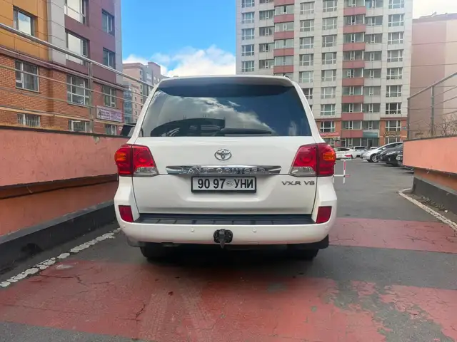 Toyota Land Cruiser 200