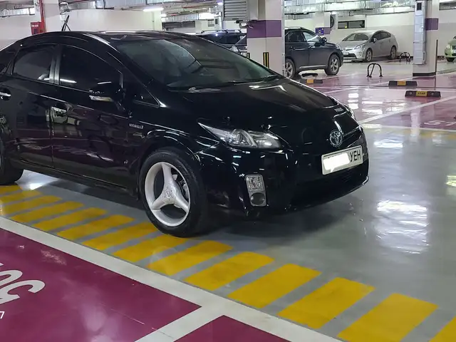 Toyota Prius 30