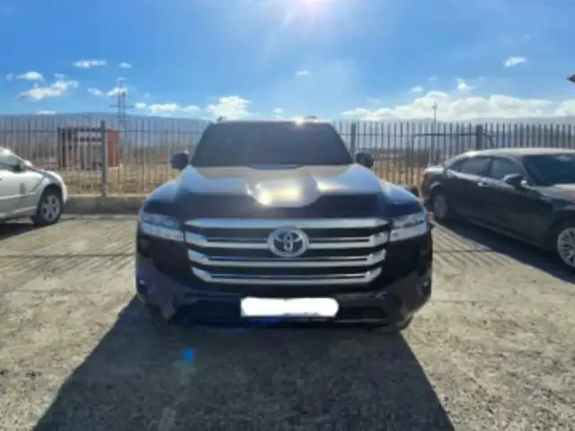 Toyota Land Cruiser 300