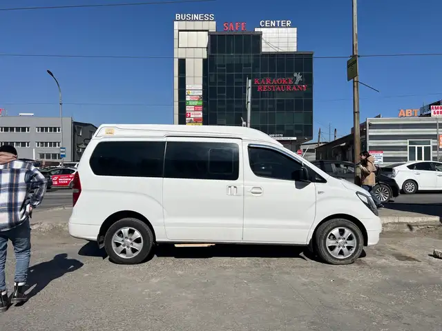 Hyundai Starex