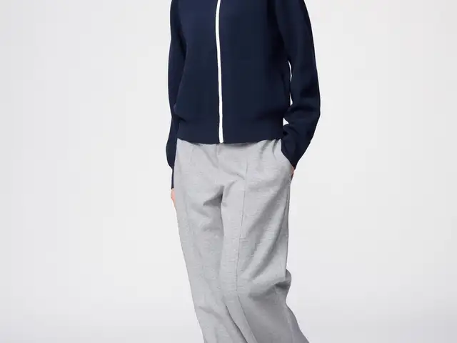 Uniqlo c өмд, Улаанбаатар — Баянгол — Төмөр зам