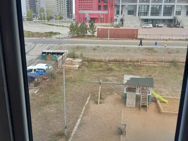 Нисэх тойрог спортын ордны баруун талд бум захийн урд байр 2 өрөө 40мкв, Улаанбаатар — Хан-Уул — 25-р хороо