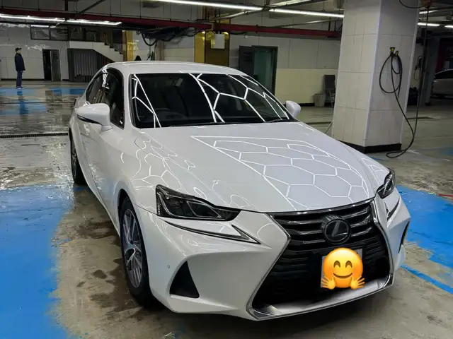Lexus IS