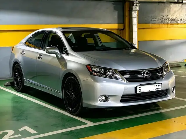 Lexus HS