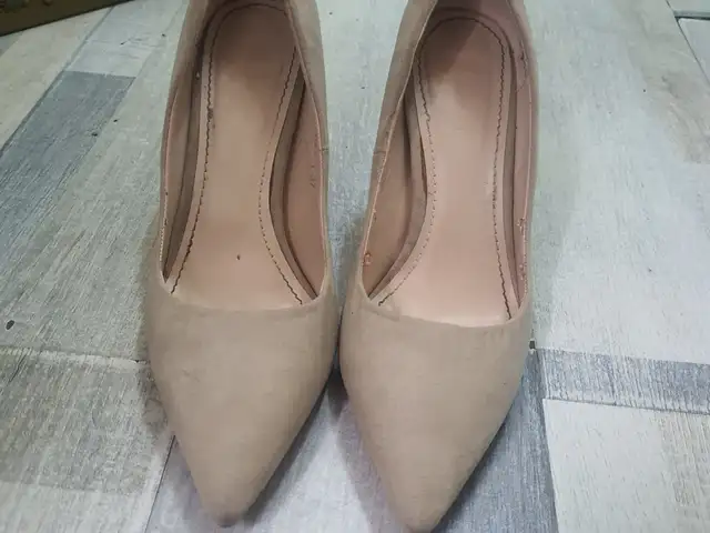 Beige өнгөтэй өсгийт, Улаанбаатар — Чингэлтэй — Тэнгис кино театр