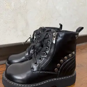 33size huuhdiin gutal, Улаанбаатар — Баянгол — Төмөр зам