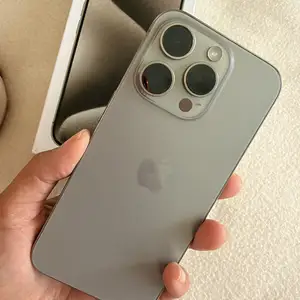 Apple iPhone 15 Pro, 256 gb, Natural Titanium, Улаанбаатар — Сүхбаатар — 11-р хороолол