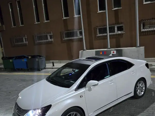 Lexus HS