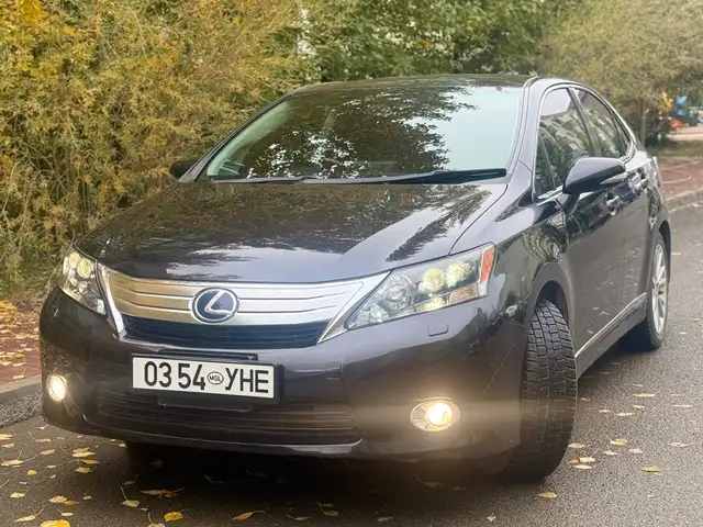 Lexus HS
