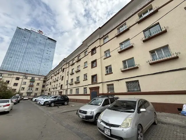 Хотын төвд уб их дэлгүүрийн хойд талд 2 өрөө байр 50мкв, Улаанбаатар — Сүхбаатар — Фонтам