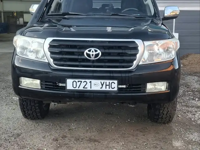 Toyota Land Cruiser 200
