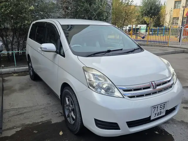 Toyota Isis