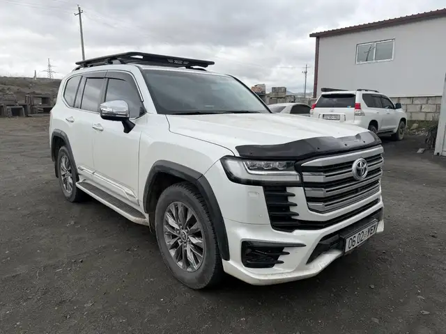 Toyota Land Cruiser 300