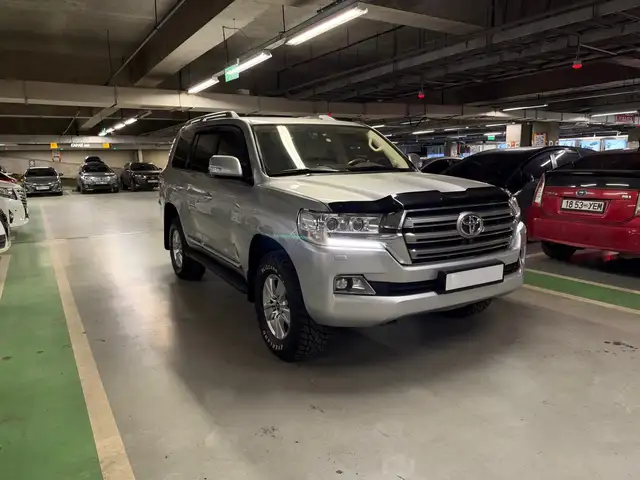 Toyota Land Cruiser 200