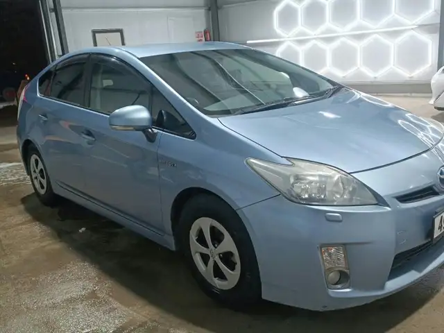 Toyota Prius 30