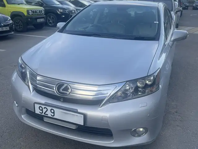 Lexus HS