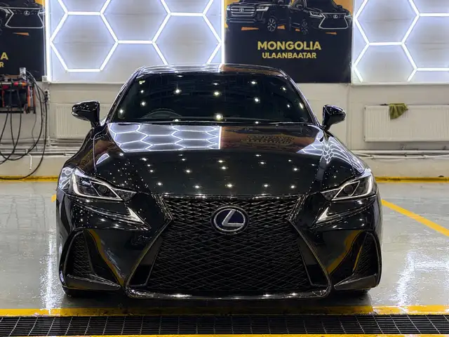 Lexus IS