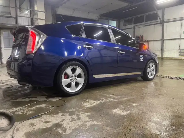 Toyota Prius 30