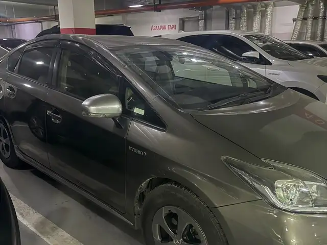 Toyota Prius 30