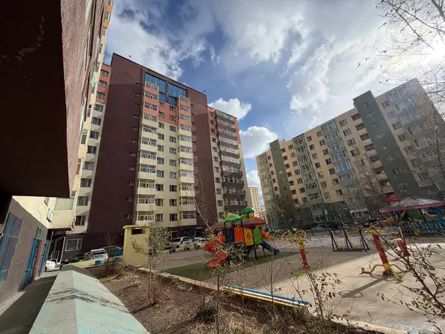 Өгөөмөр хотхонд 3 өрөө худалдана, Улаанбаатар — Баянзүрх — Натур худалдааны төв