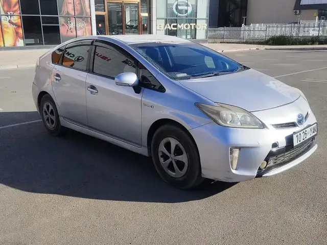 Toyota Prius 30
