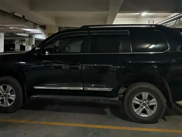 Toyota Land Cruiser 200