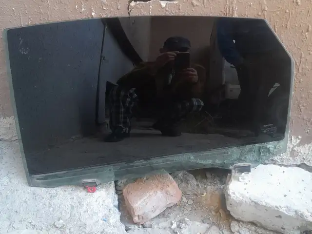 Хойд зүүн талын хаалганы шил, Улаанбаатар — Баянгол — 10-р хороолол