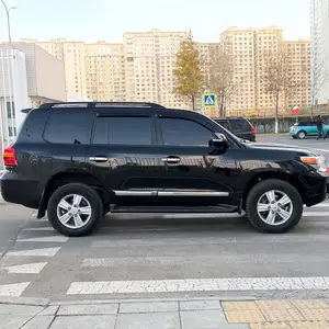Toyota Land Cruiser 200
