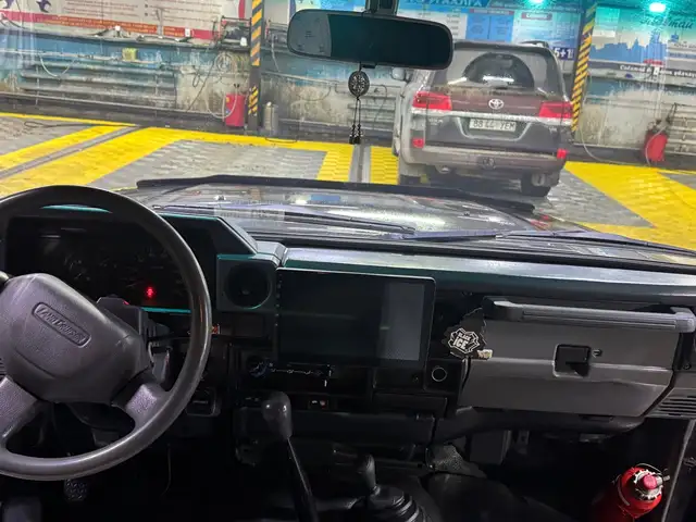 Toyota Land Cruiser 70