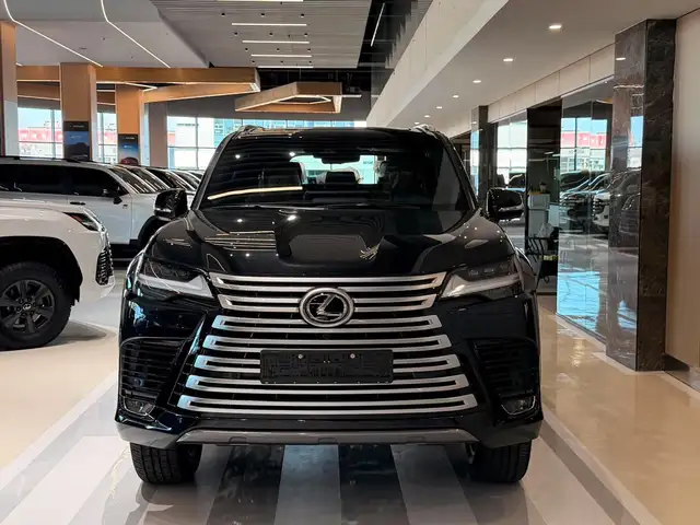 Lexus LX 600