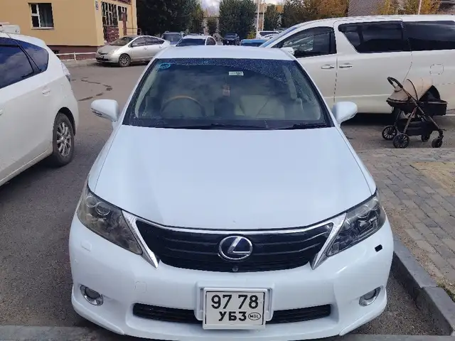 Lexus HS