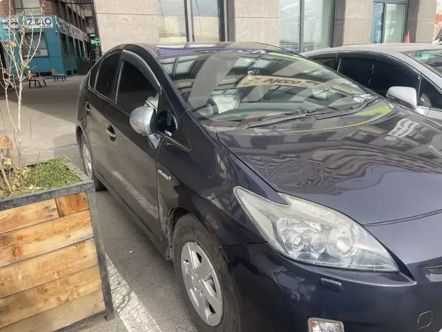 Toyota Prius 30