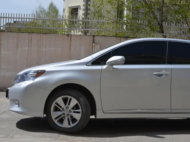 Lexus HS