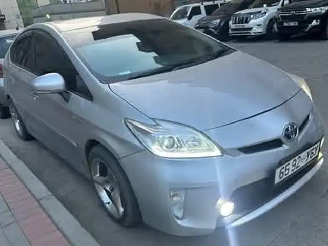 Toyota Prius 30