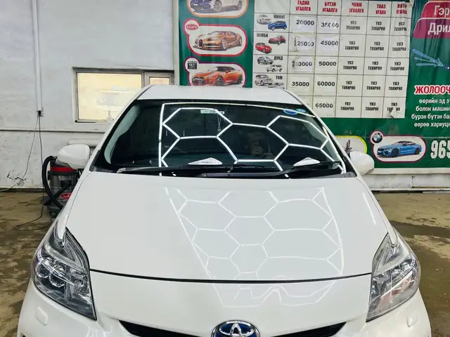 Toyota Prius 30