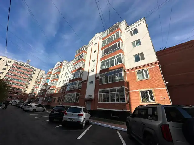Ногоон урлан хотхон 3 өрөө орон сууц 80мкв, Улаанбаатар — Сүхбаатар — 6-р хороо