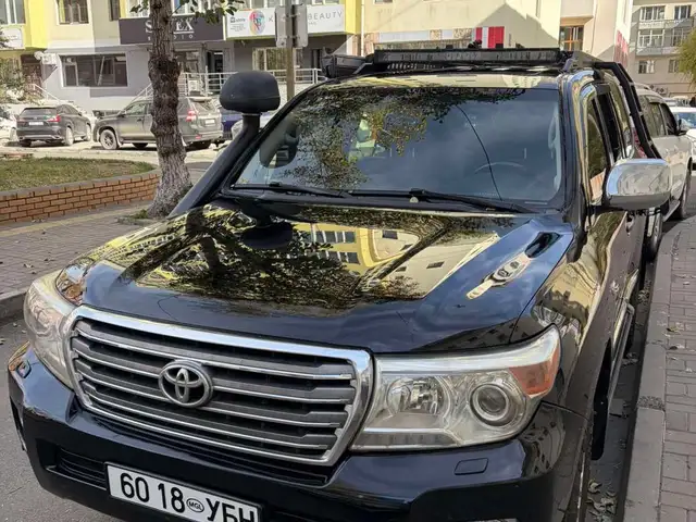 Toyota Land Cruiser 200