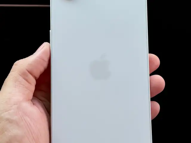 Apple iPhone 16e, 128 gb, Улаанбаатар — Баянгол — 12-р хороо