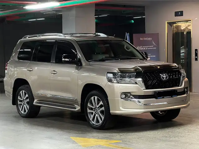 Toyota Land Cruiser 200