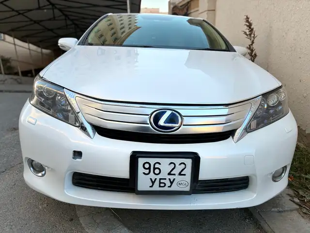 Lexus HS