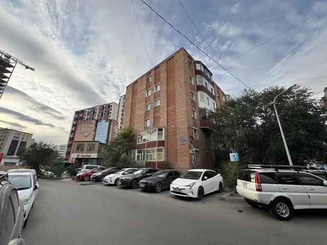 БГД 27-р хороо 1 давхрын 170м.кв 7 өрөө байр, Улаанбаатар — Баянгол — 27-р хороо
