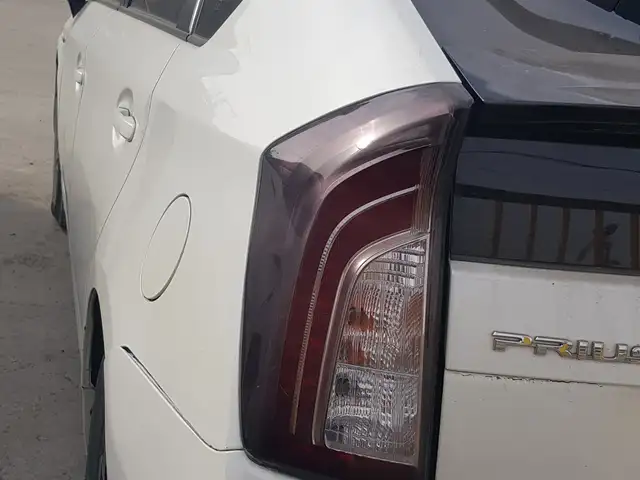 Toyota Prius 30