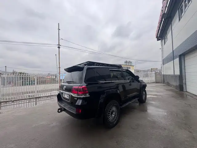 Toyota Land Cruiser 200